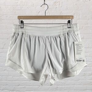 NWT Lululemon Hotty Hot Low-Rise Short 4" *Lined In White